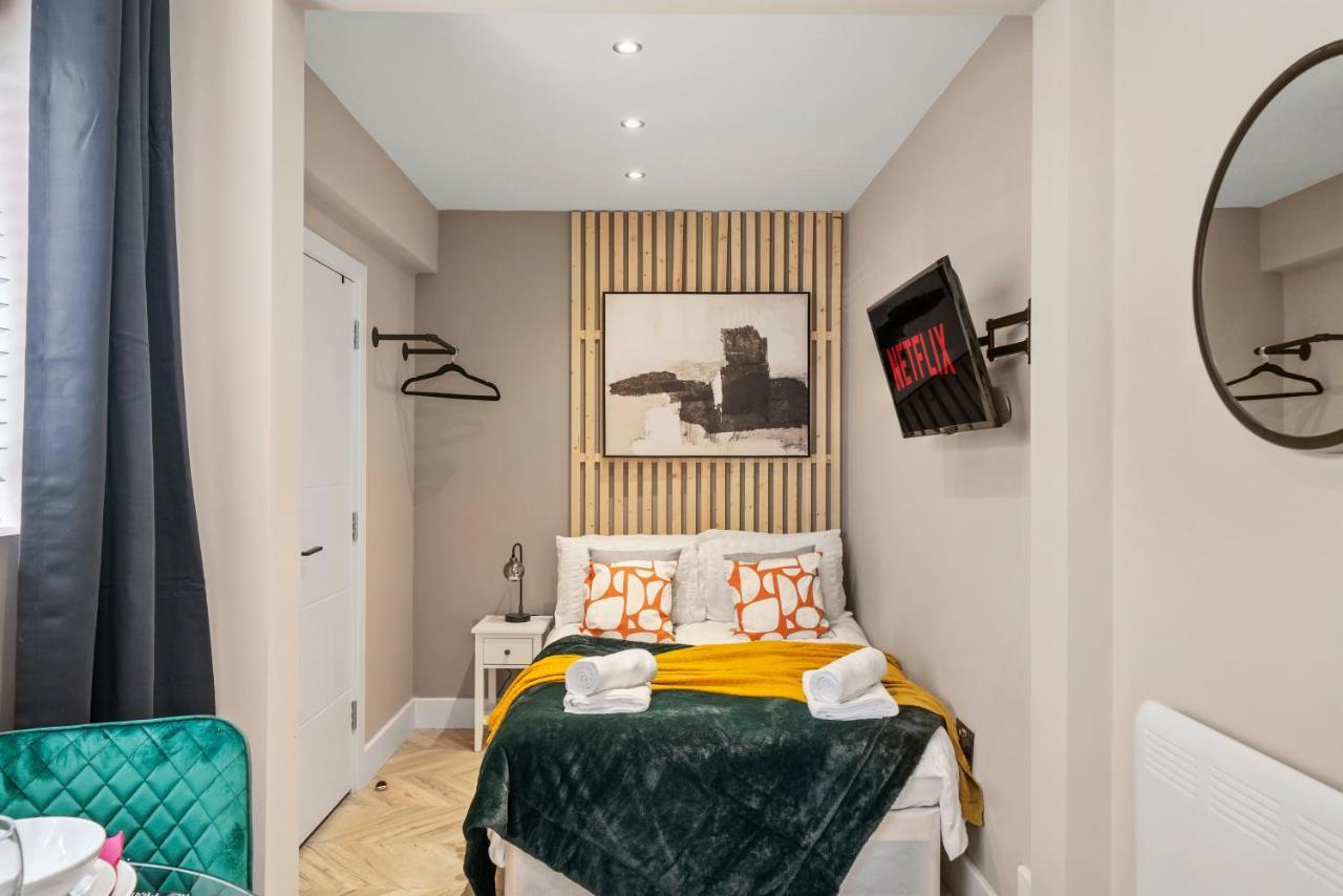 لندن Cosy Heathrow Studios - Parking - Garden المظهر الخارجي الصورة