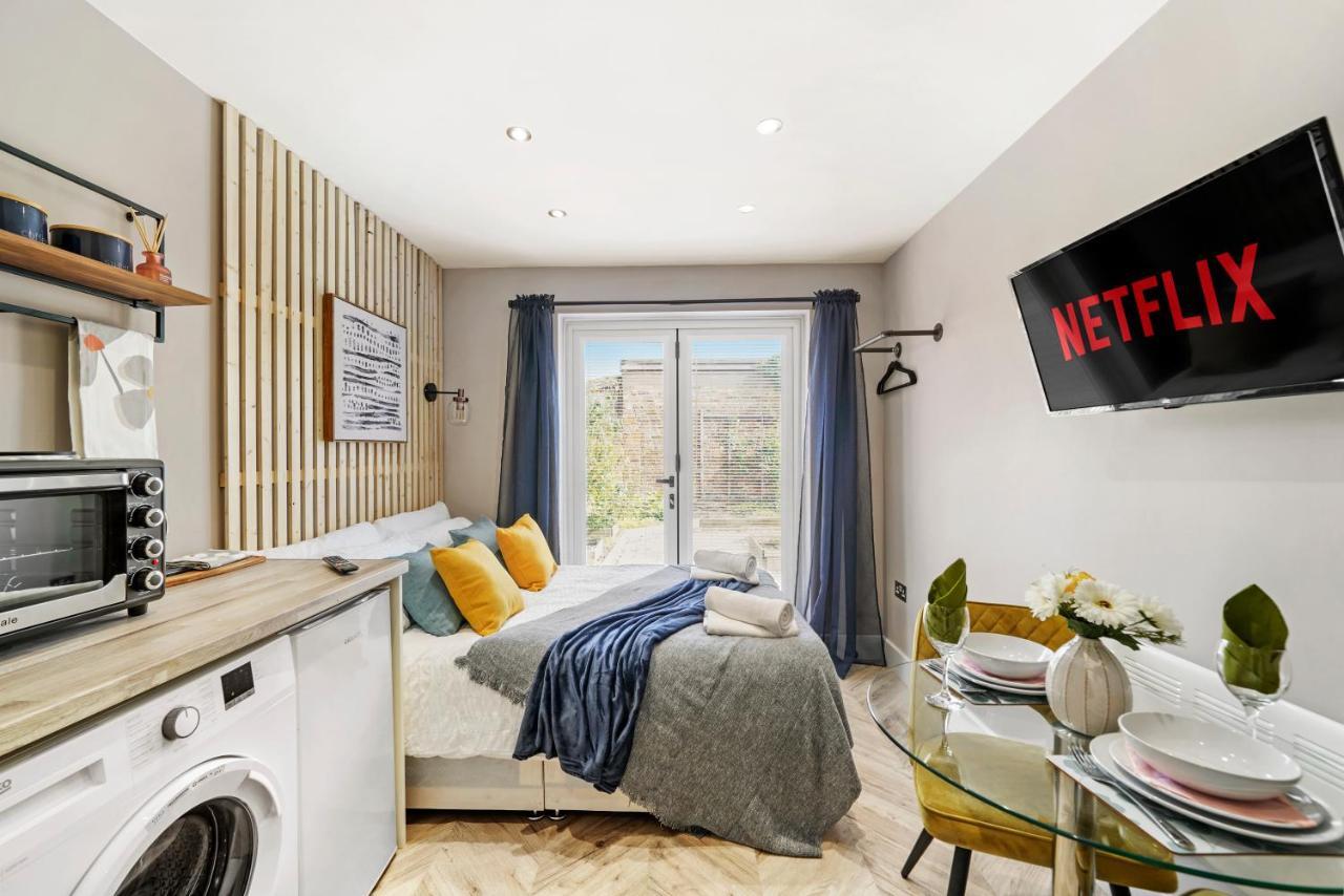 لندن Cosy Heathrow Studios - Parking - Garden المظهر الخارجي الصورة