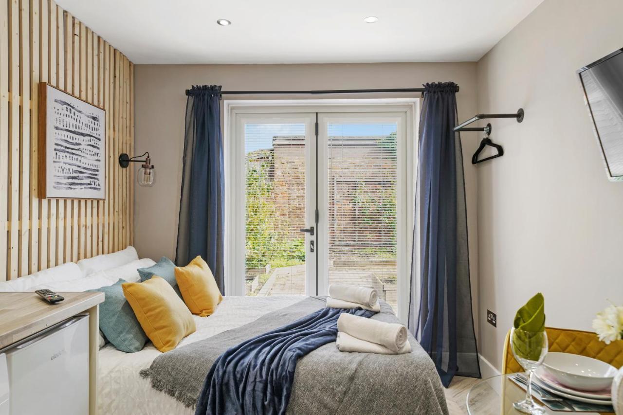 لندن Cosy Heathrow Studios - Parking - Garden المظهر الخارجي الصورة