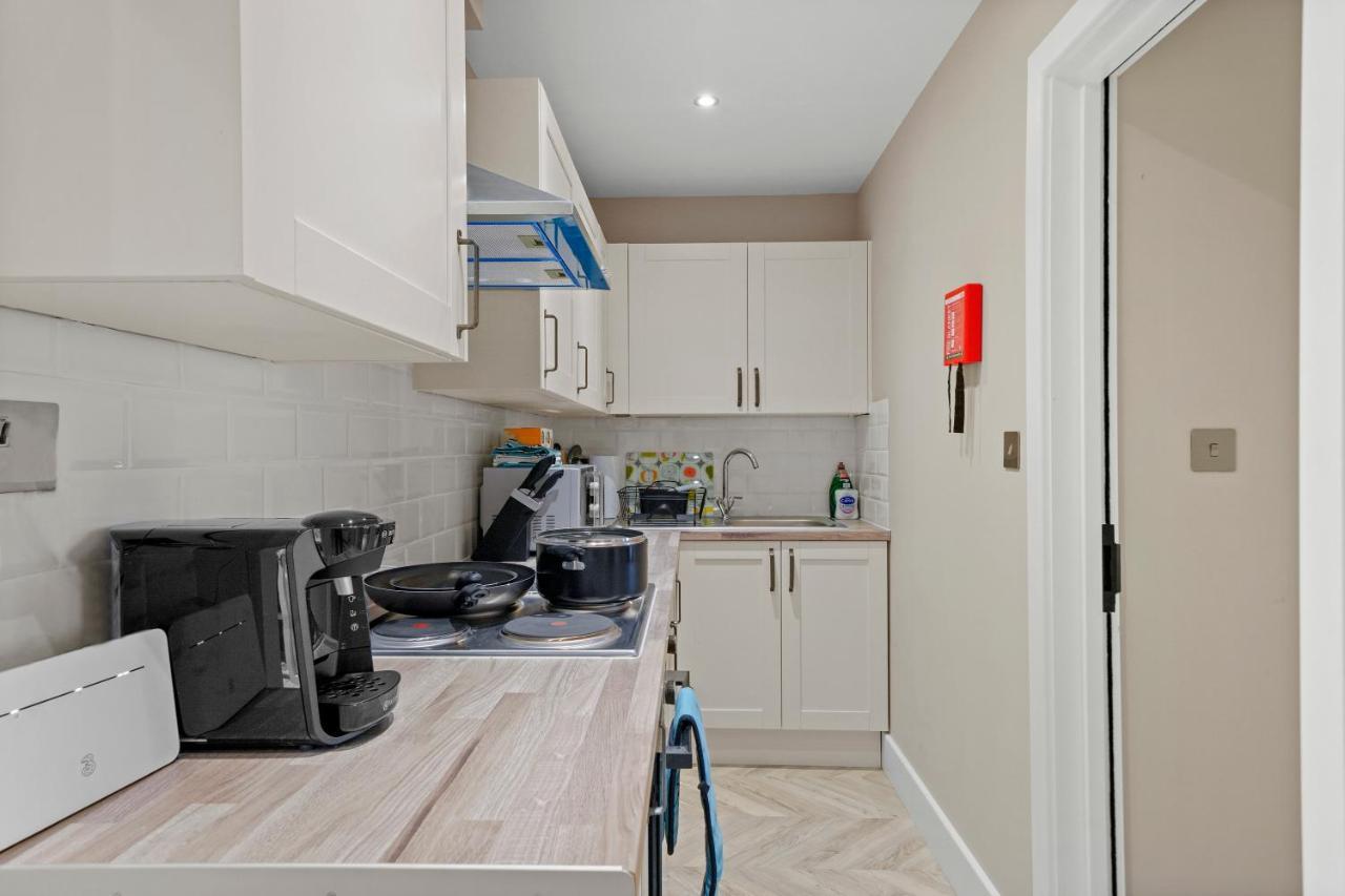 لندن Cosy Heathrow Studios - Parking - Garden المظهر الخارجي الصورة